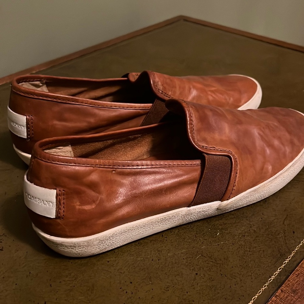 These beautiful camel leather Frye shoes no longer fit and need a new home!